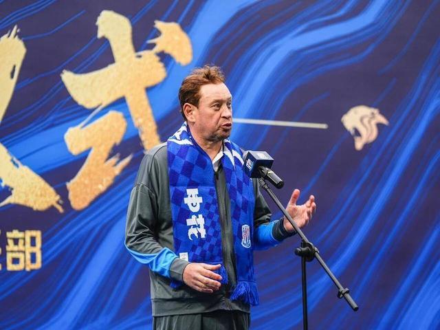 保利体育登录入口-负重前行 绽放申城，上海申花足球俱乐部出征新赛季